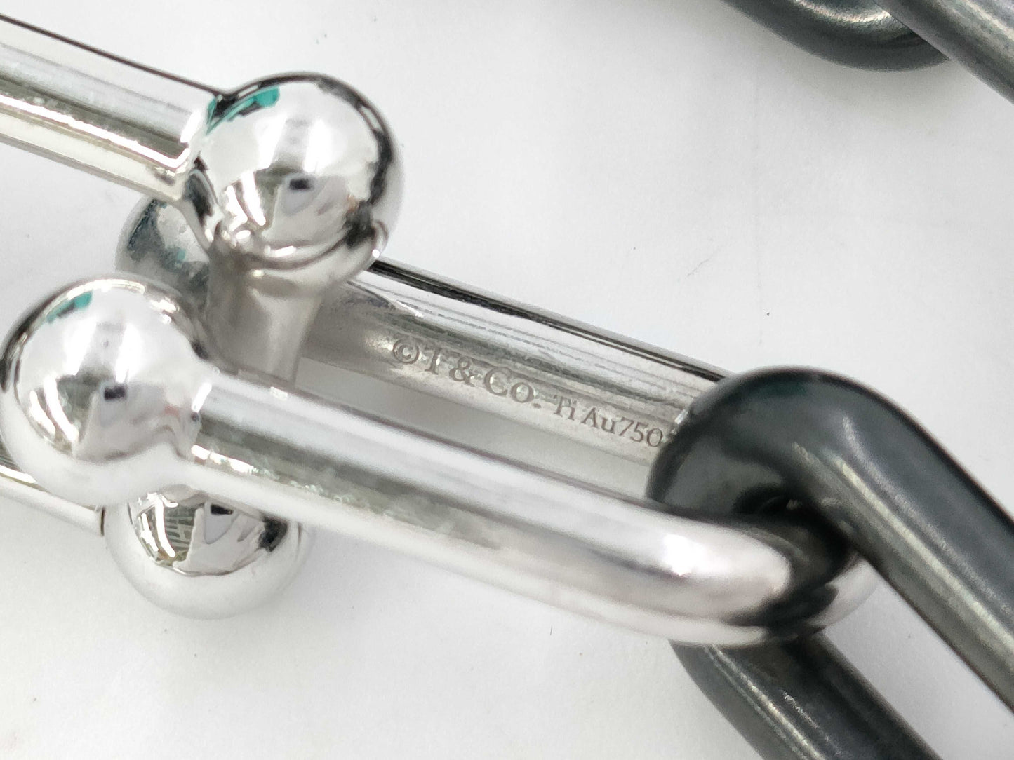 Tiffany&Co. Hardware Large Link Titanium WG Au750 49.0g Bracelet Bangle 