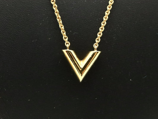 LOUIS VUITTON Essential V M00857 Necklace