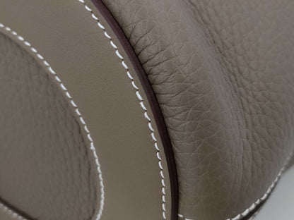 HERMES In-the-Loop 23 Etoup Tryon W-Engraved Handbag