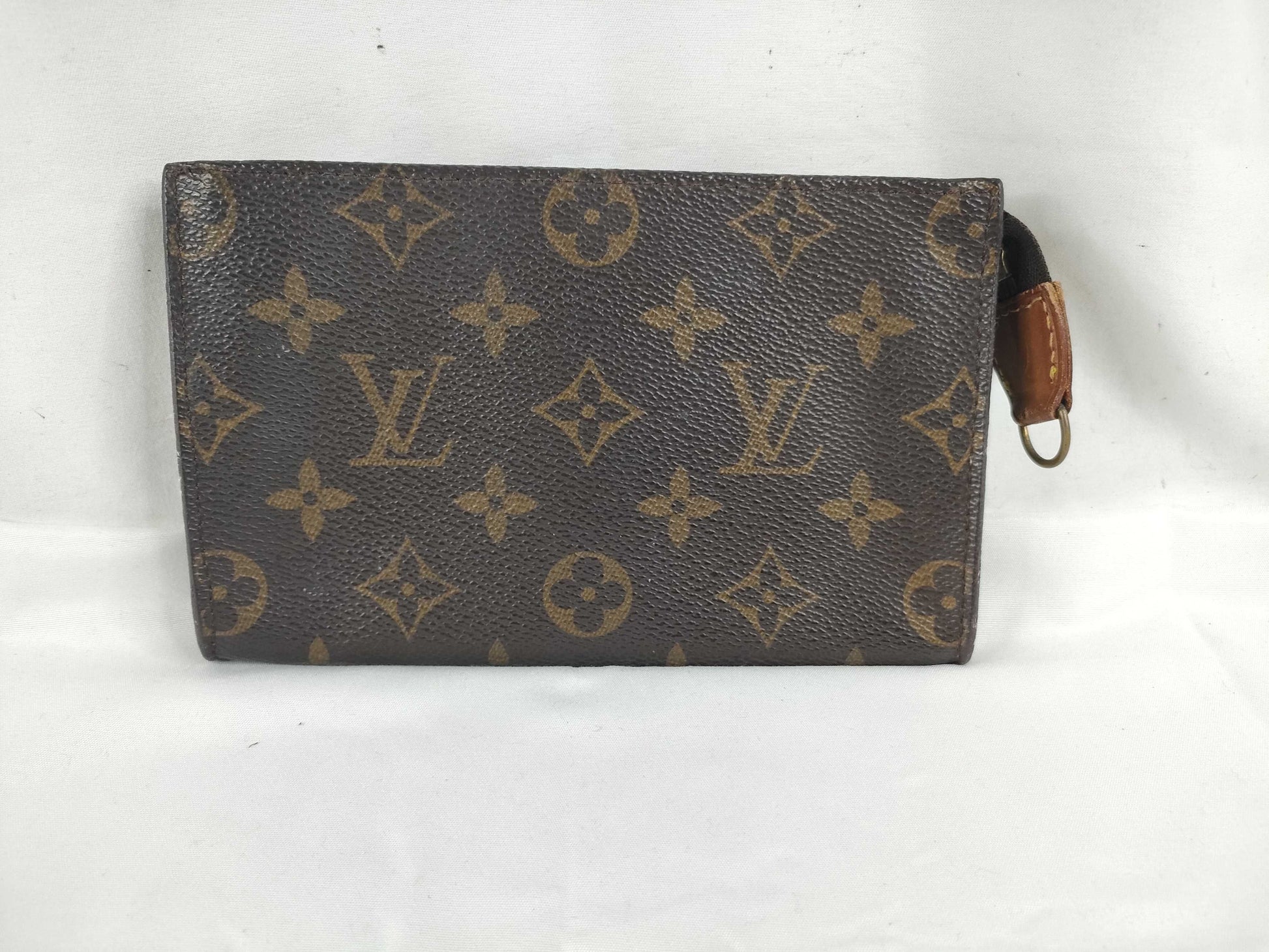 LOUIS VUITTON Monogram Louis Vuitton Monogram Bucket Pouch Pouch