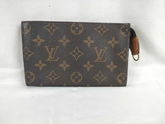 LOUIS VUITTON Monogram Louis Vuitton Monogram Bucket Pouch Pouch