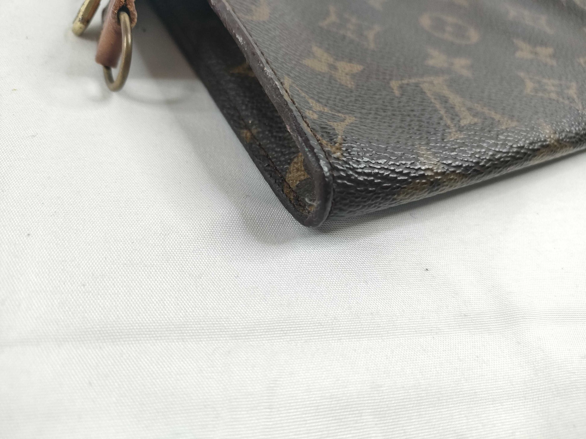 LOUIS VUITTON Monogram Louis Vuitton Monogram Bucket Pouch Pouch