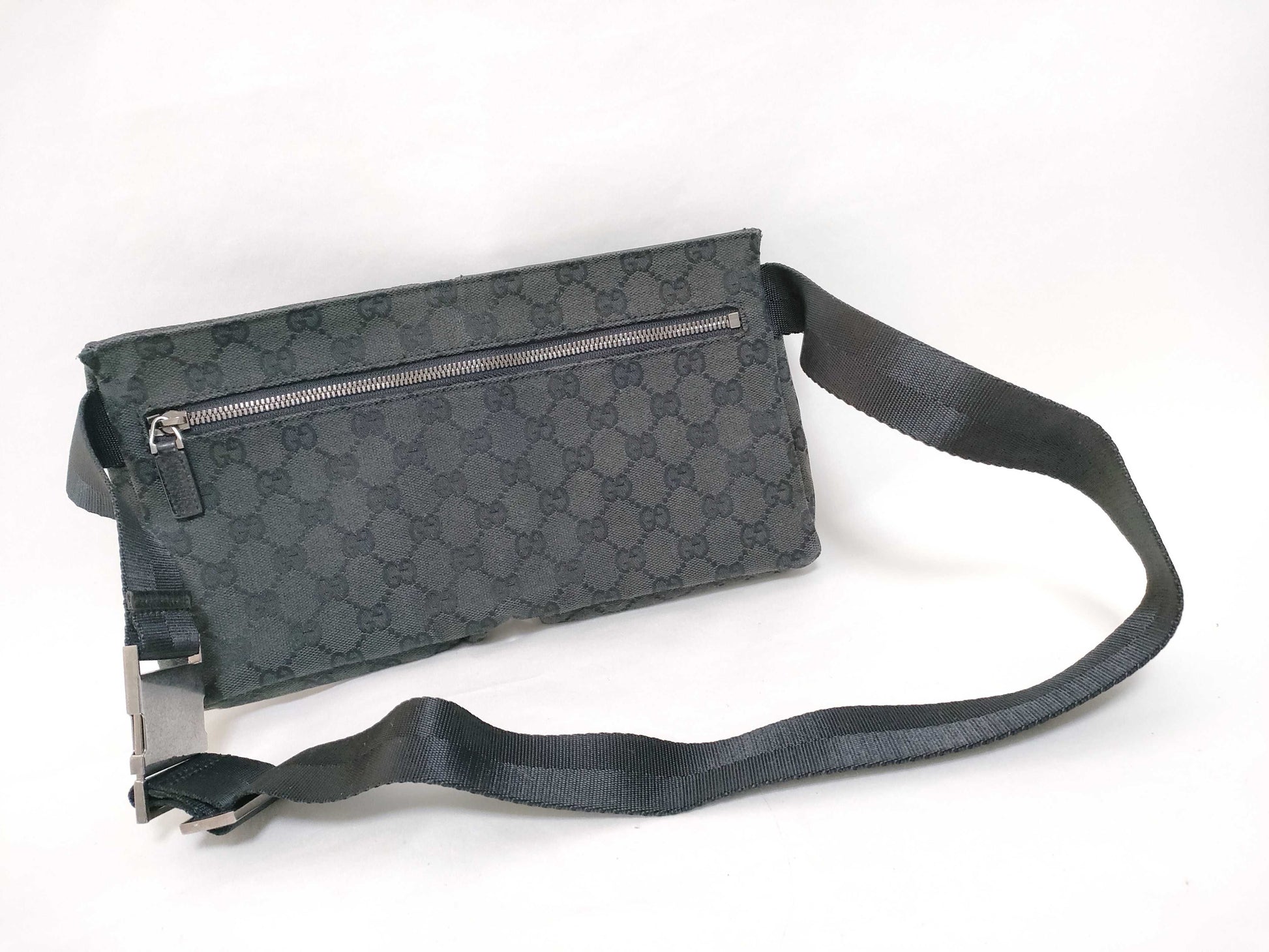 GUCCI GG Canvas Gucci GG Canvas Shoulder Bag Black Waist Bag