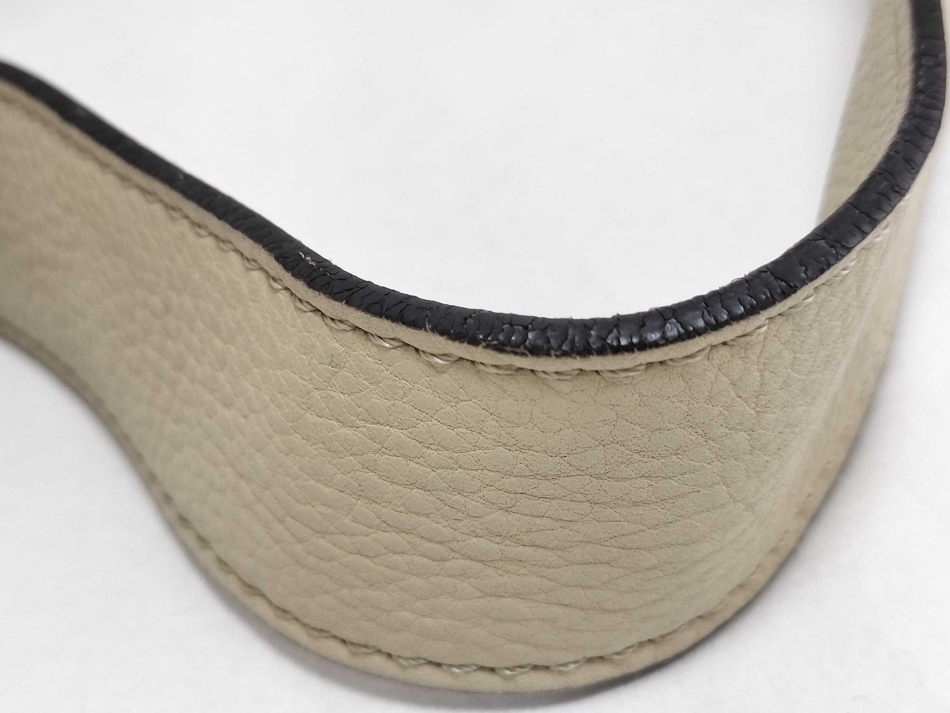 GUCCI GG Canvas Gucci GG Canvas One Shoulder Bag White Shoulder Bag