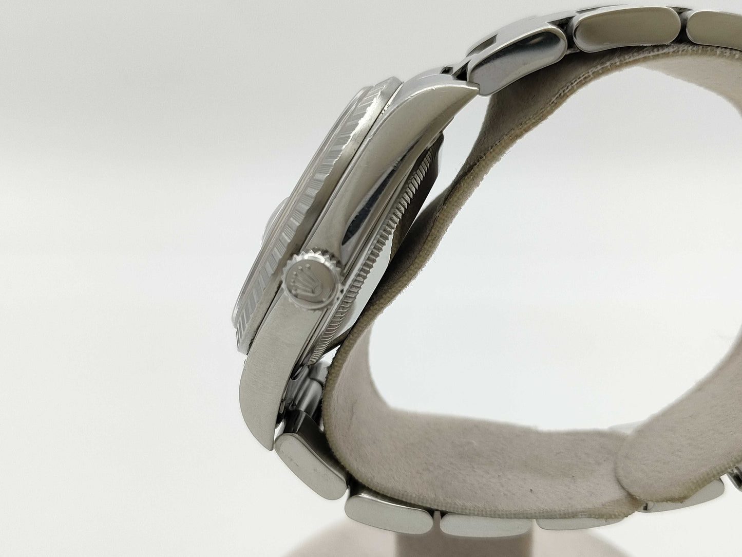 ROLEX 16220 D082540 Silver Dial Oyster Breath Men's Watch