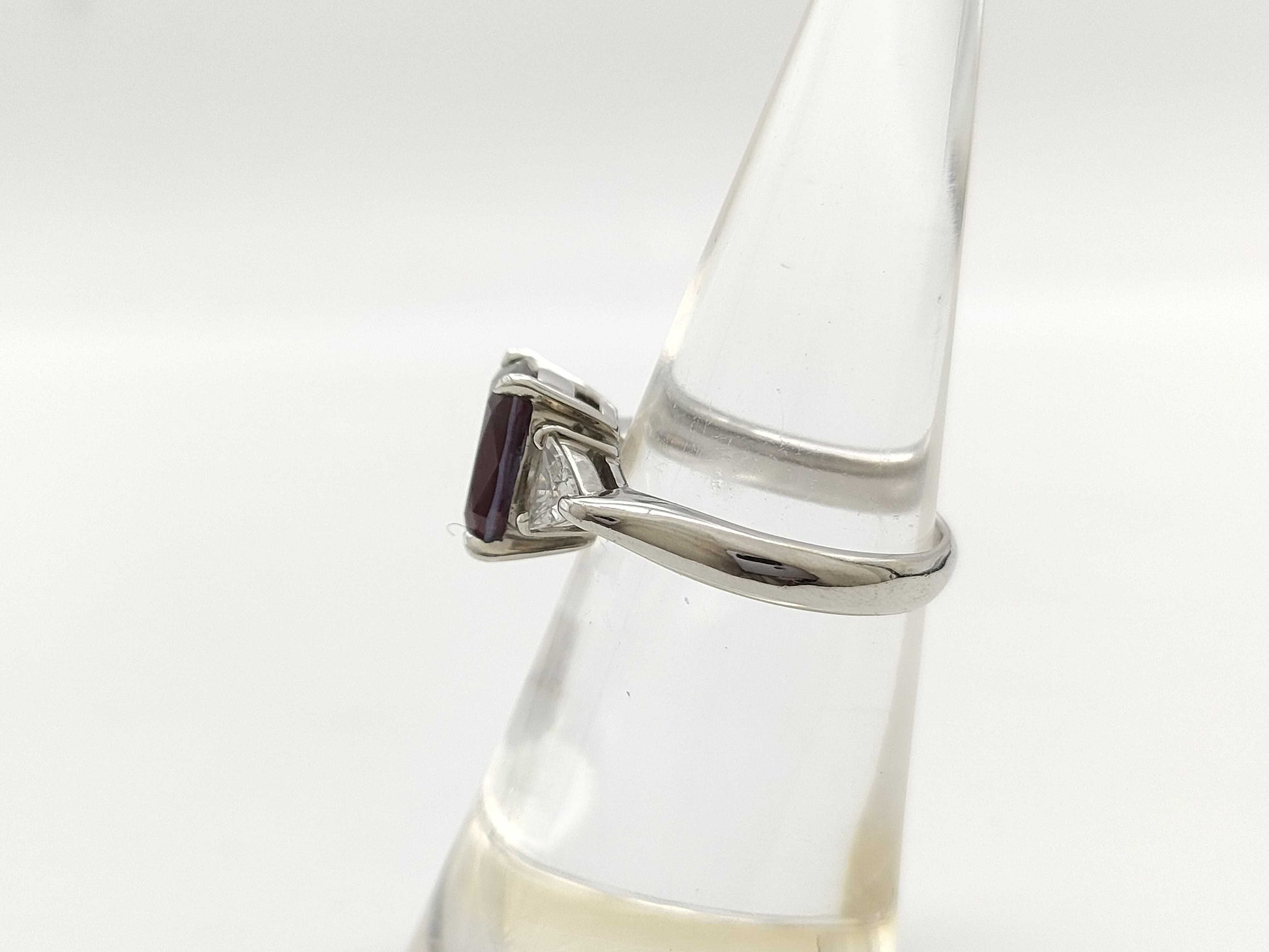 CRESCENT VERT Colored Stone 2.52ct D0.26ct Pt950 6.7g Ring 