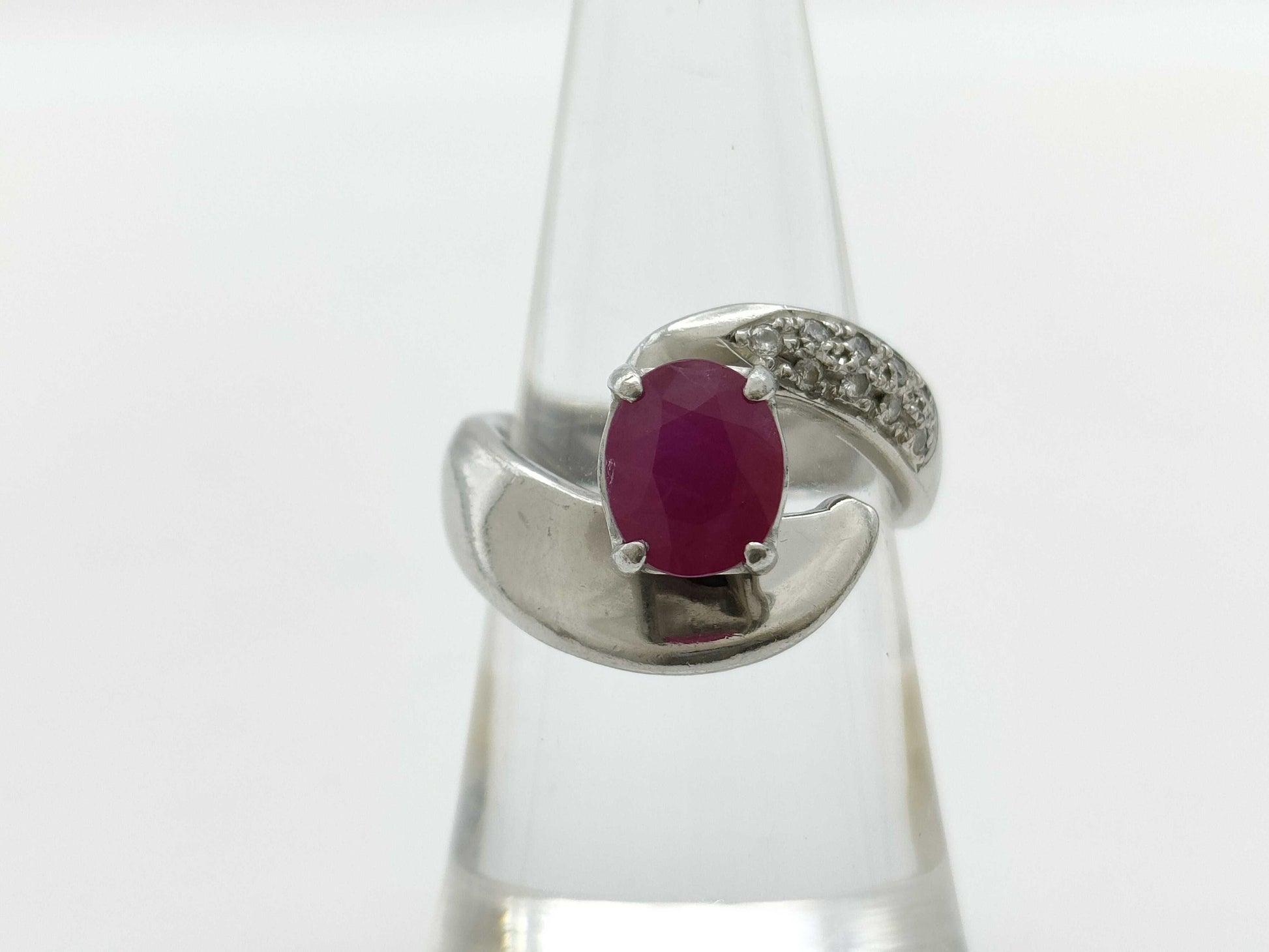 Colored Stone 2.09ct D0.10ct Pt900 13.9g Ring 