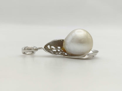 Semi-Round Pearl, Diameter: Approx. 16.0mm, D0.03ct, 14K White Gold, 12.4g Pendant Top 
