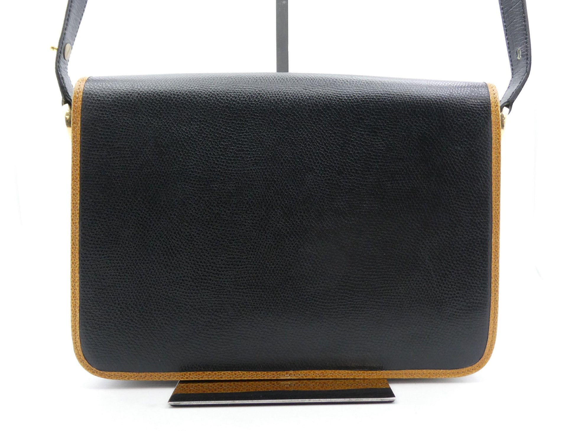 Moravito Logo Hardware Leather Shoulder Bag