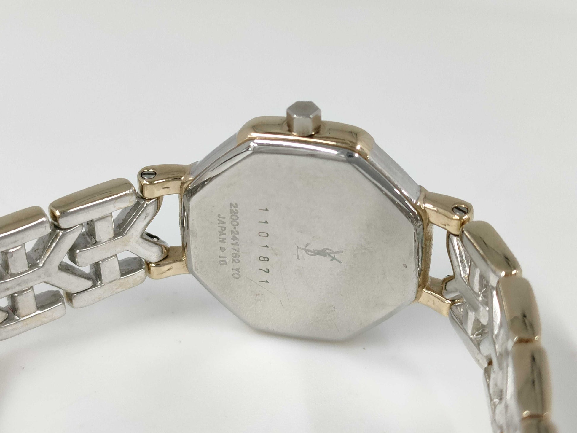 Yves Saint Laurent 2200-241762 1101871 Quartz Immovable Women's Watch