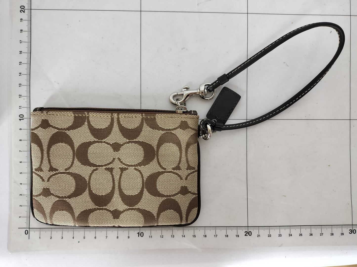 COACH Signature COACH Signature COACH Pouch Pouch