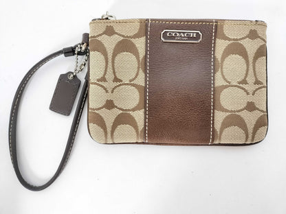 COACH Signature COACH Signature COACH Pouch Pouch