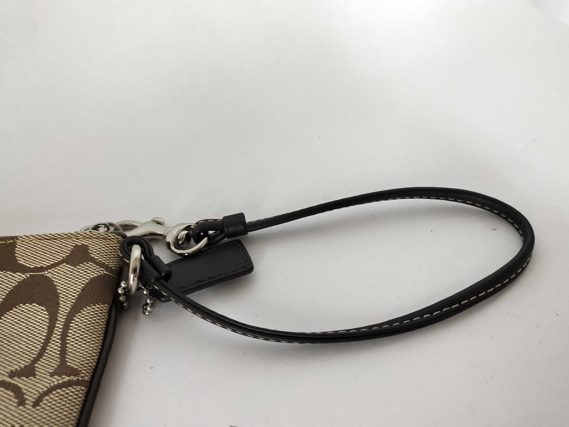 COACH Signature COACH Signature COACH Pouch Pouch