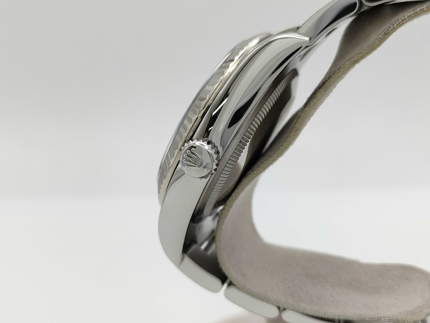 ROLEX 126234G 00H86745 Bright Blue Oyster Breath Men's Watch