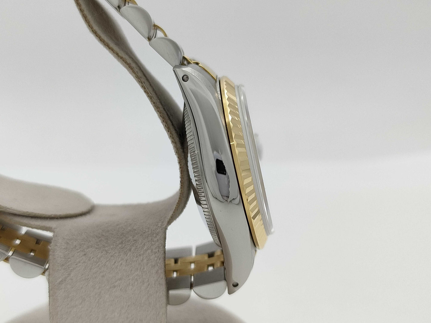 ROLEX 68273 9218849 White Roman Jubilee Breath Women's Watch