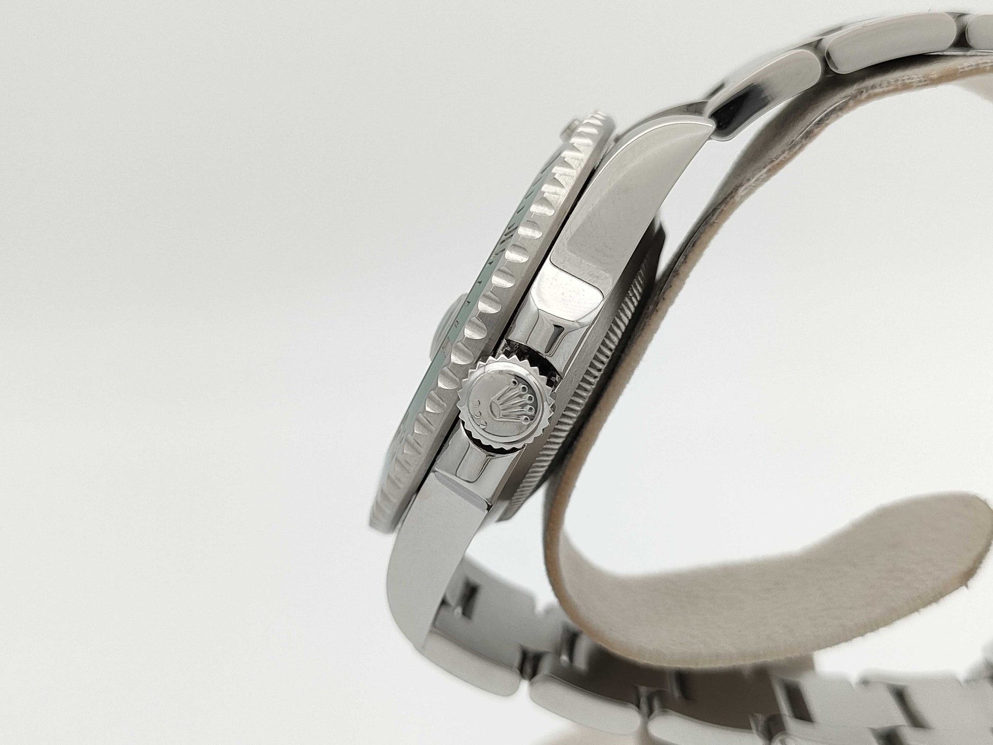 ROLEX 116610LV 87N2W926 Green Dial Oyster Breath Men's Watch