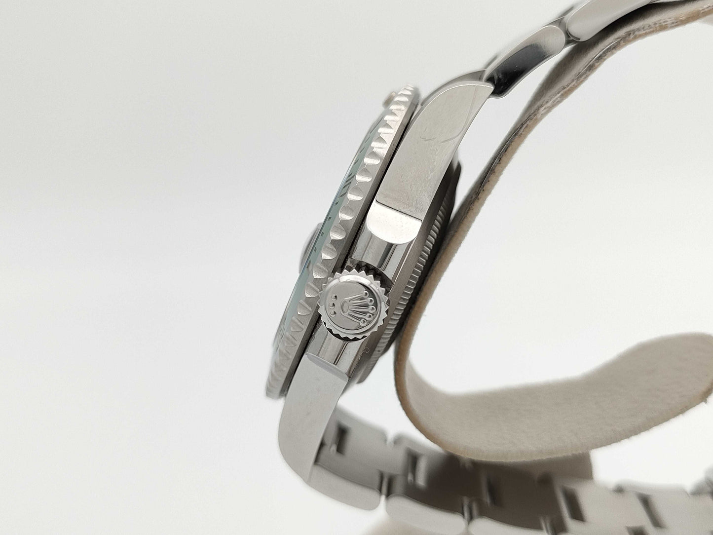 ROLEX 126610LV 7356Q624 Black Dial Oyster Breath Men's Watch