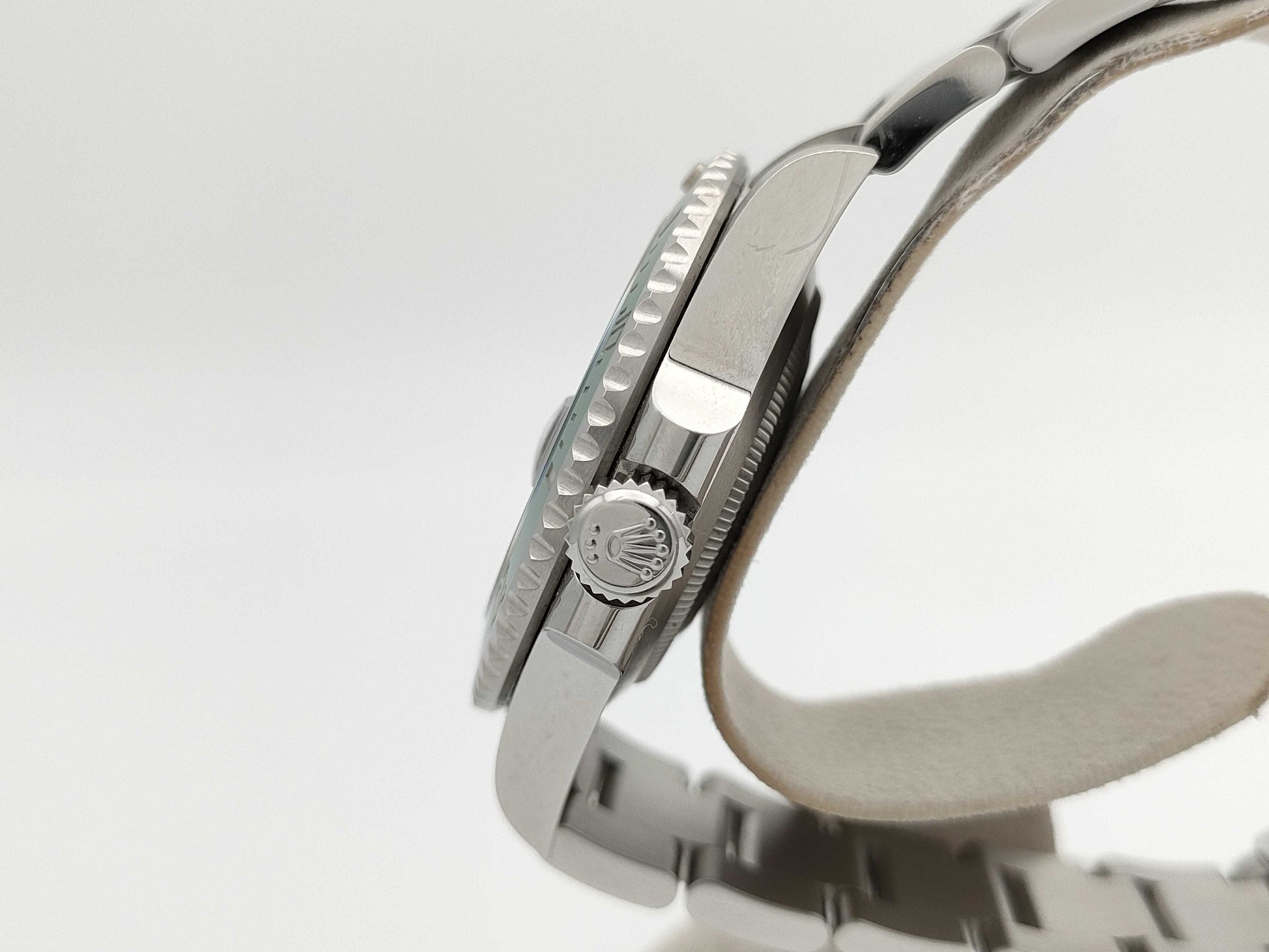 ROLEX 126610LV 7356Q624 Black Dial Oyster Breath Men's Watch