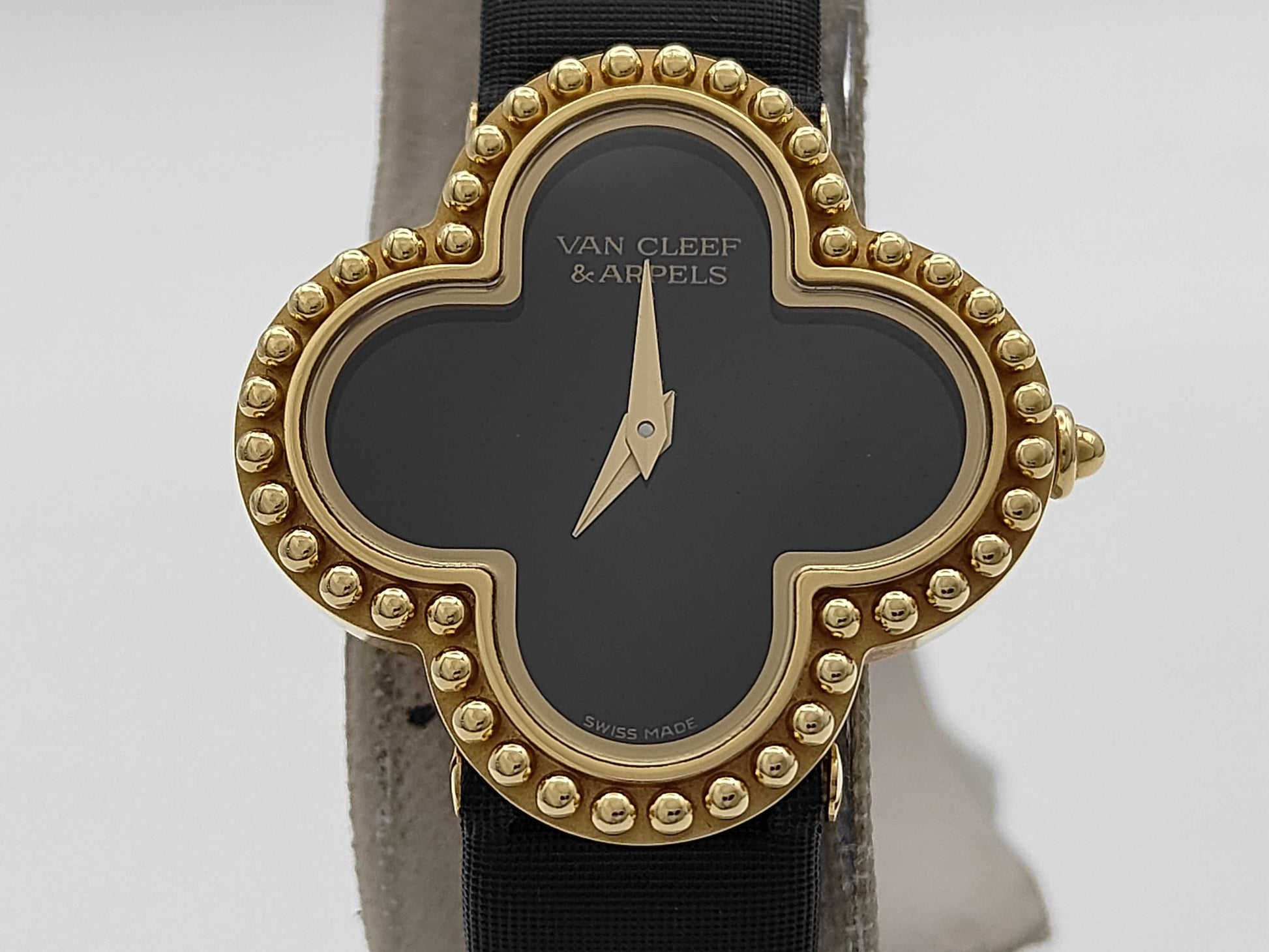 Van Cleef&Arpels HH136982 136574 Quartz Black Dial K18 Women's Watch