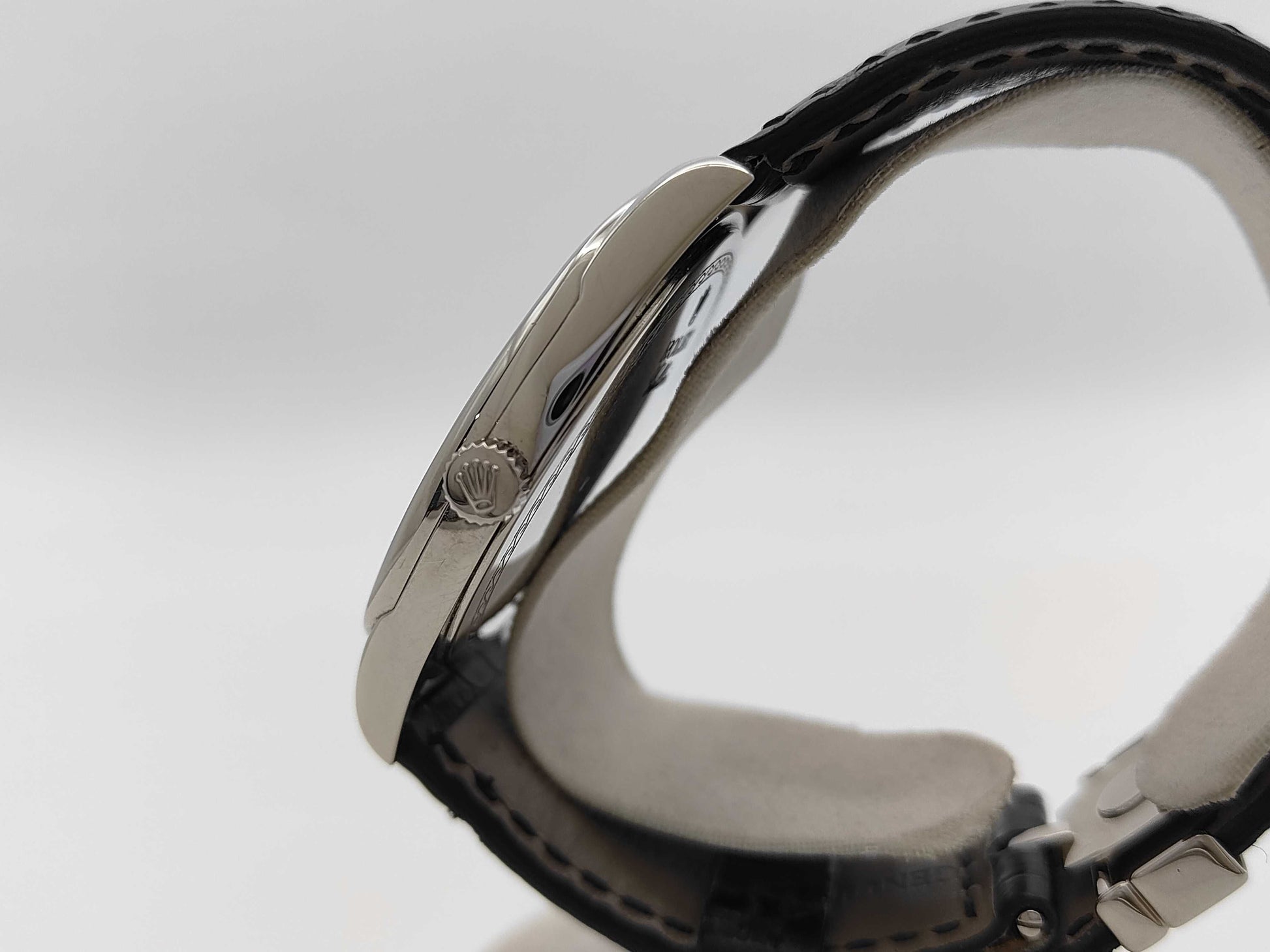 4243/9 D786881 Hand-Wound Black Dial K18 Men's Watch