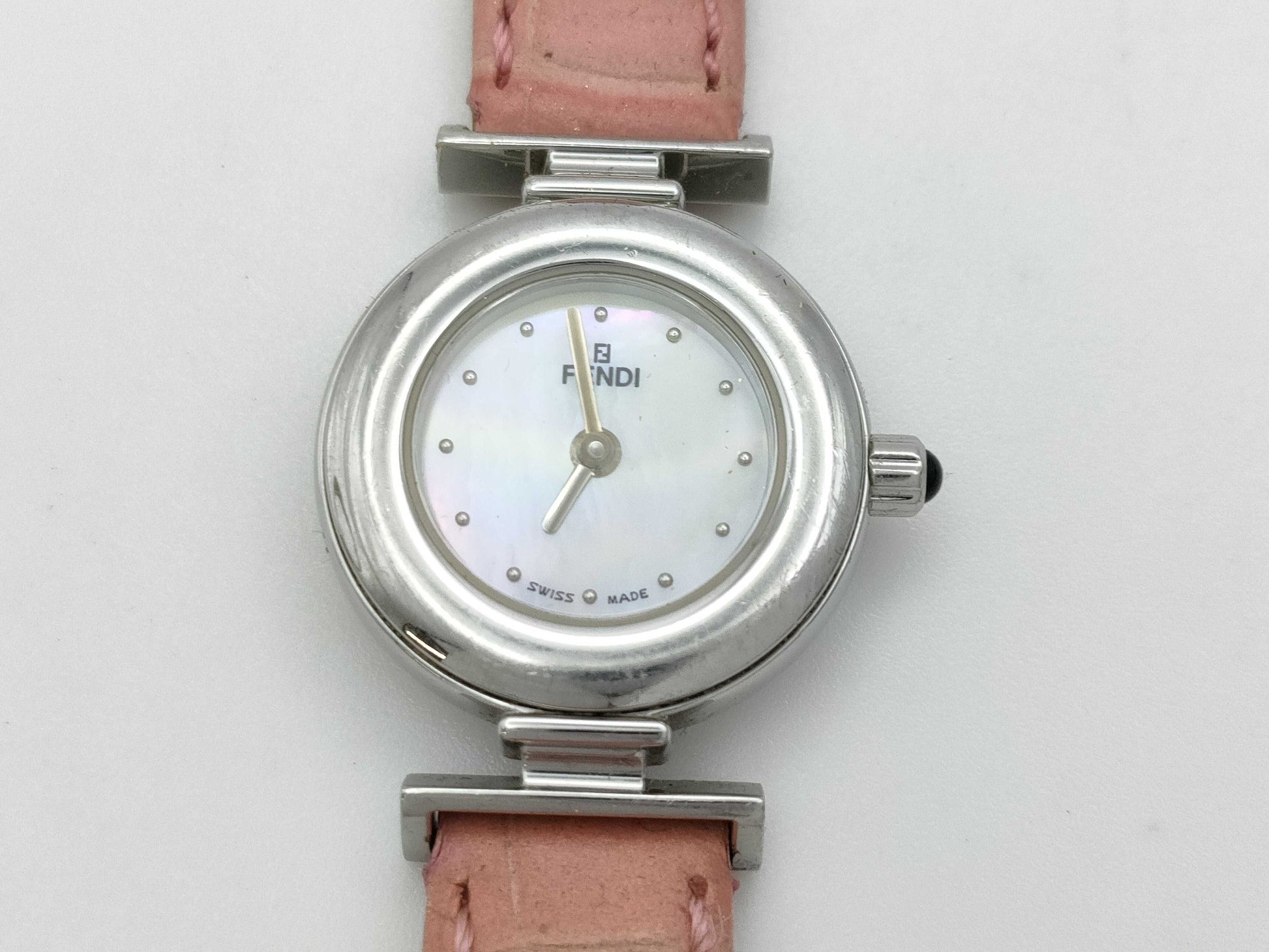 FENDI 097-320L-234 Shell Dial Quartz Women's Watch