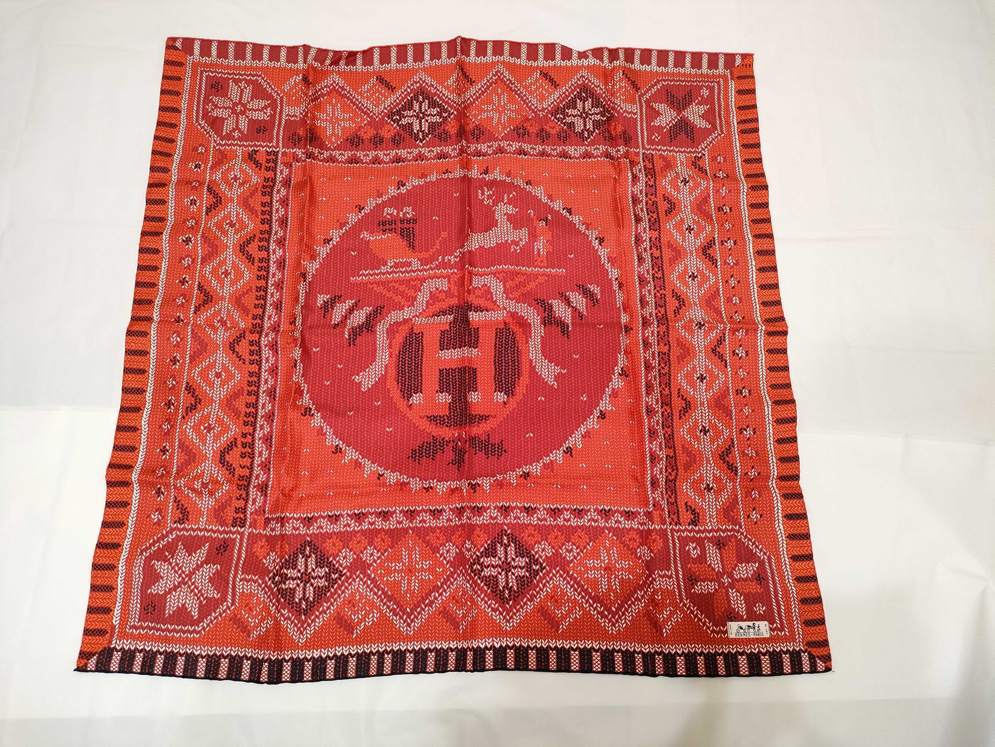 HERMES Carre Hermes Carre 90 Boxes Scarf