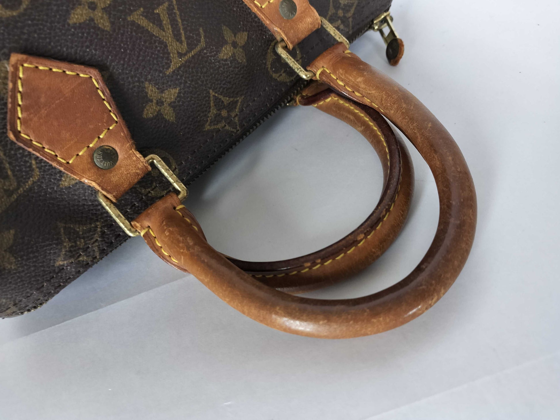 LOUIS VUITTON Monogram Louis Vuitton Speedy 25 Boston Bag