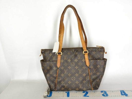 LOUIS VUITTON Monogram Louis Vuitton Totally PM Tote Bag