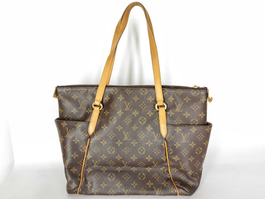 LOUIS VUITTON Monogram Louis Vuitton Totale MM Tote Bag