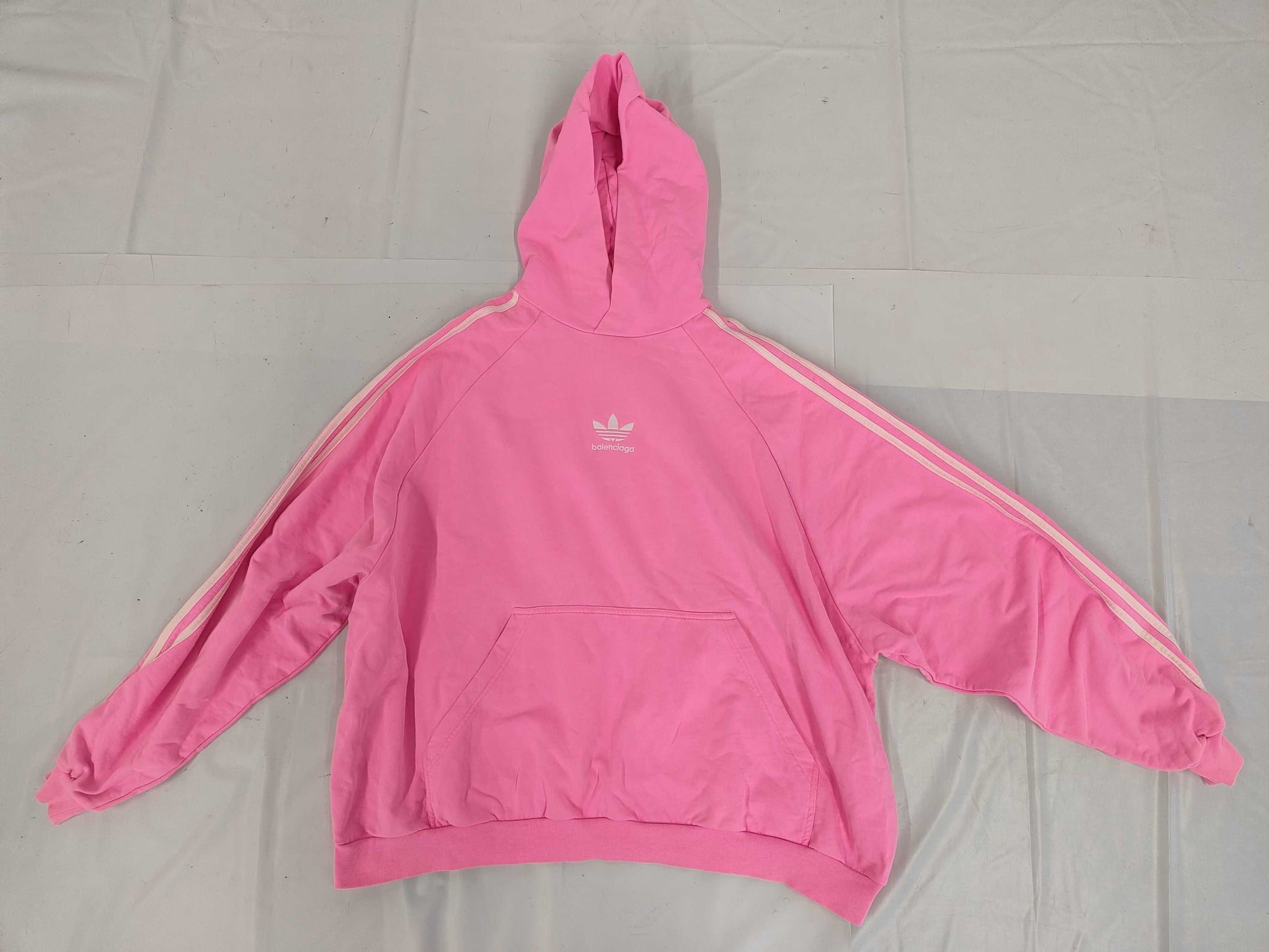 BALENCIAGA BALENCIAGA Adidas Logo Large Fit Pullover Hoodie 729322 Size 3 Tops