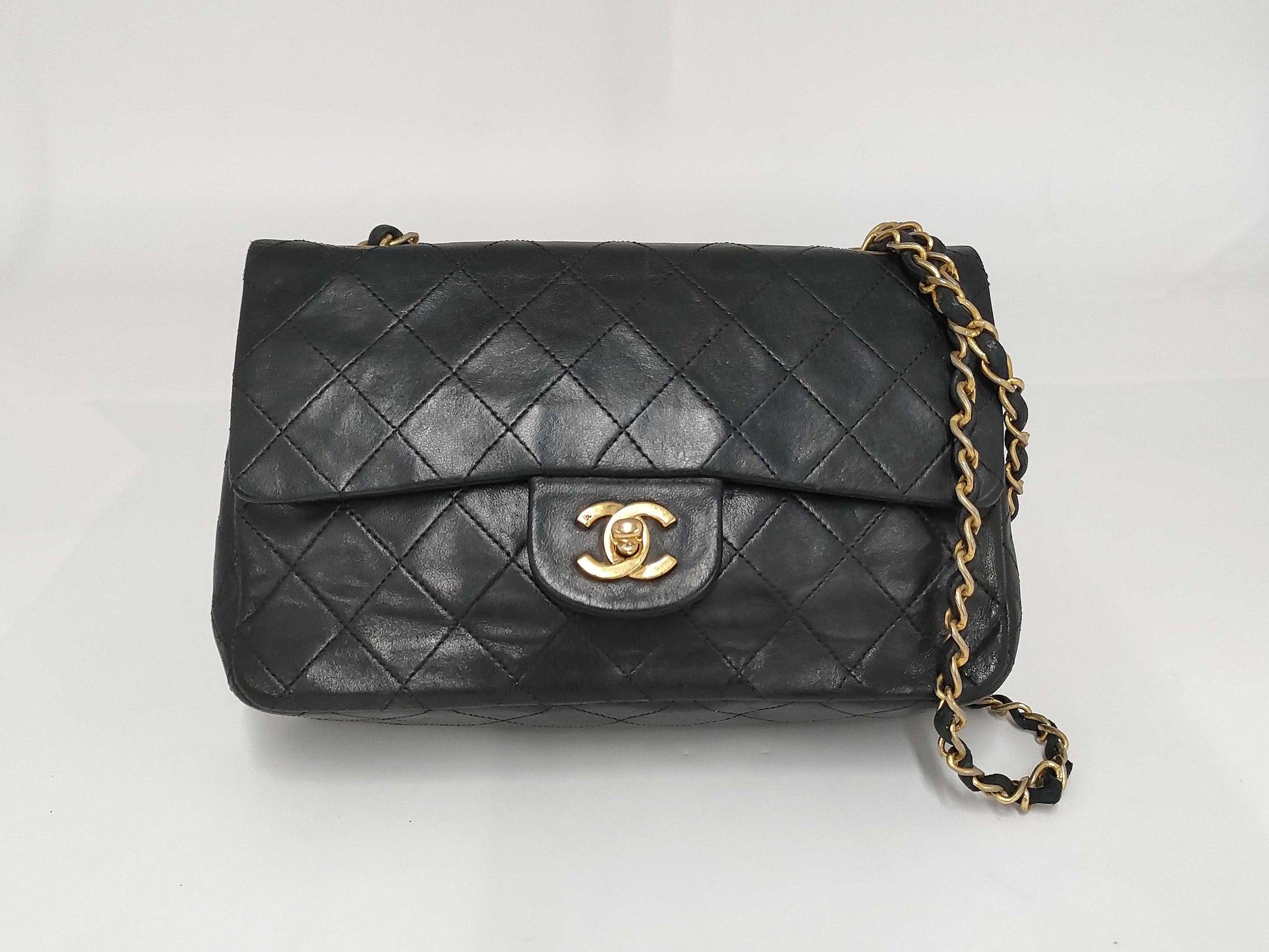 CHANEL CHANEL Matlasse Lamb Shoulder Bag Navy Shoulder Bag
