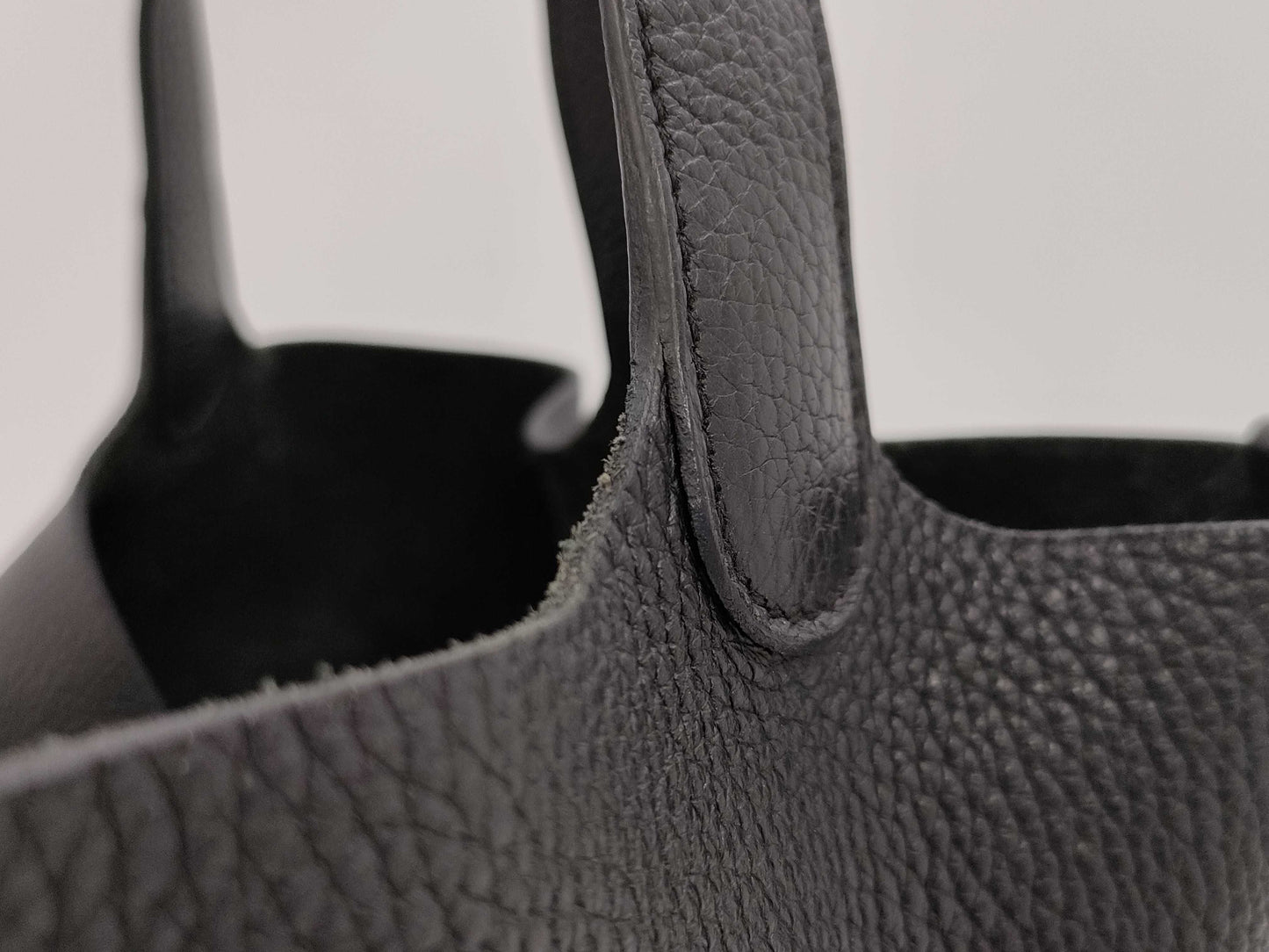 HERMES Picotan 22MM Black Trojan Clemence C-Engraved Handbag