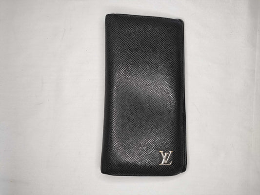 LOUIS VUITTON Taiga Vuitton Brazza Taiga Noir M30285 RFID Wallet