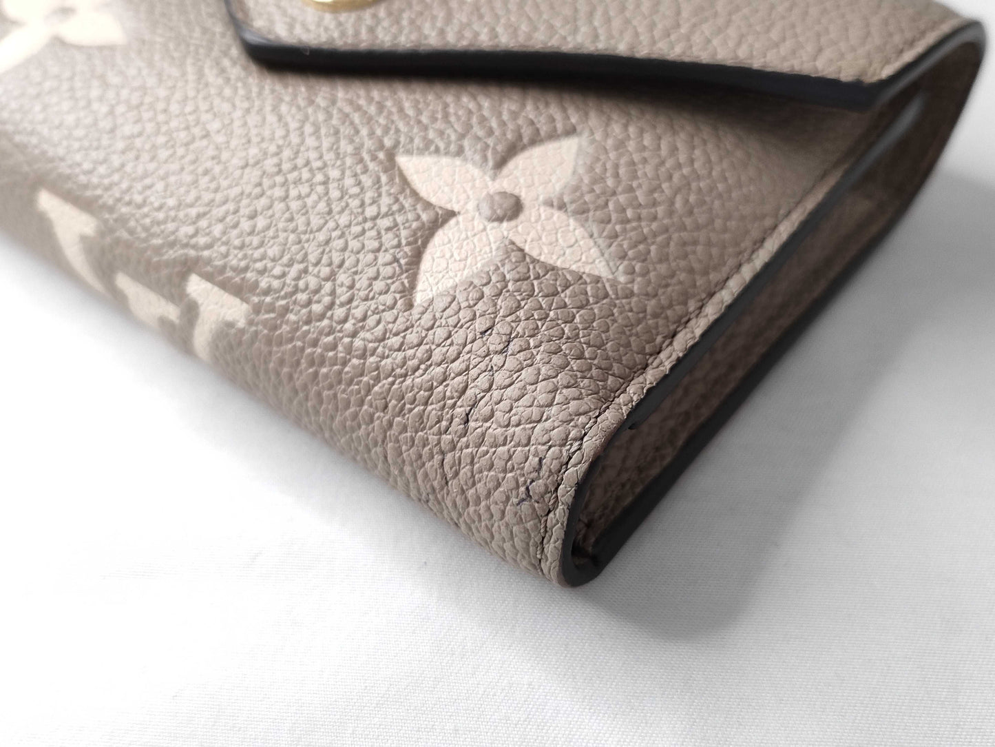 LOUIS VUITTON Monogram Unplanted Vuitton Victorine Amplified Bicolor M81861 Wallet