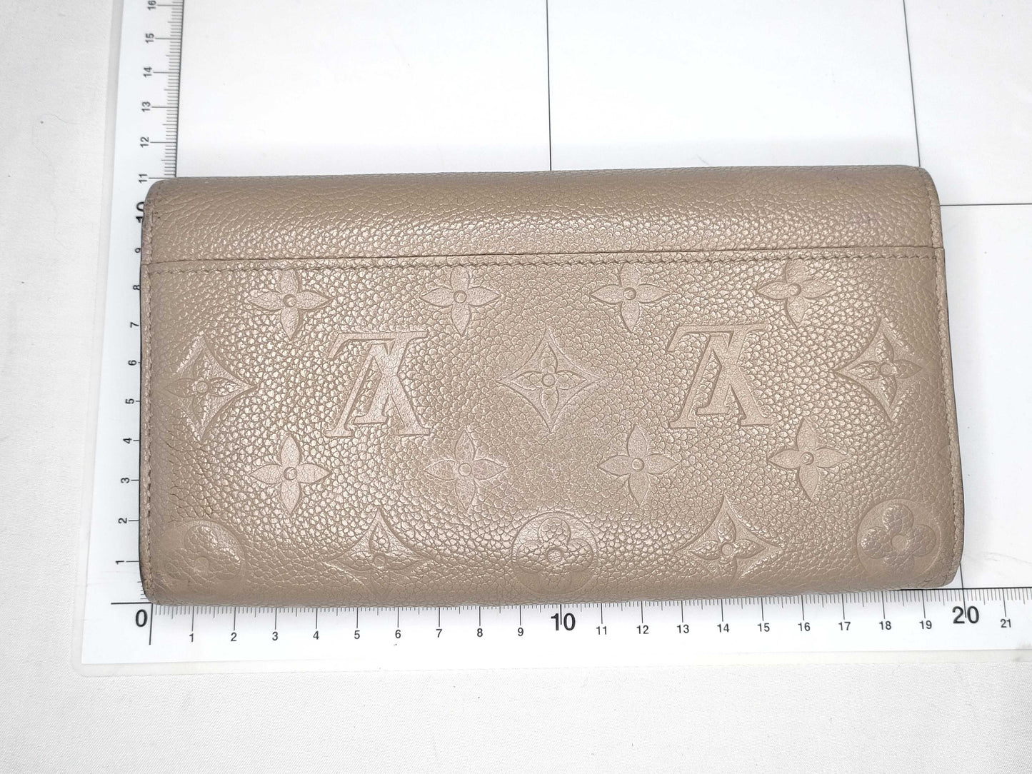 LOUIS VUITTON Monogram Ampplant Vuitton Sara Monogram Unplant M68708 CA4189 Wallet