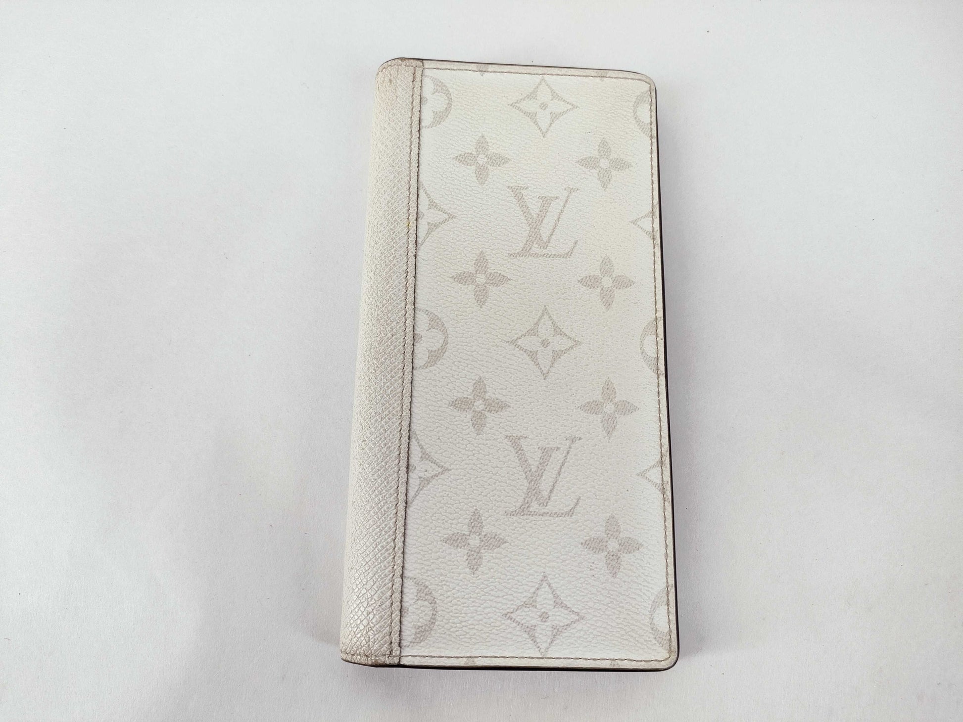 LOUIS VUITTON Taiga Vuitton Brazza Taigarama M30298 RFID Wallet