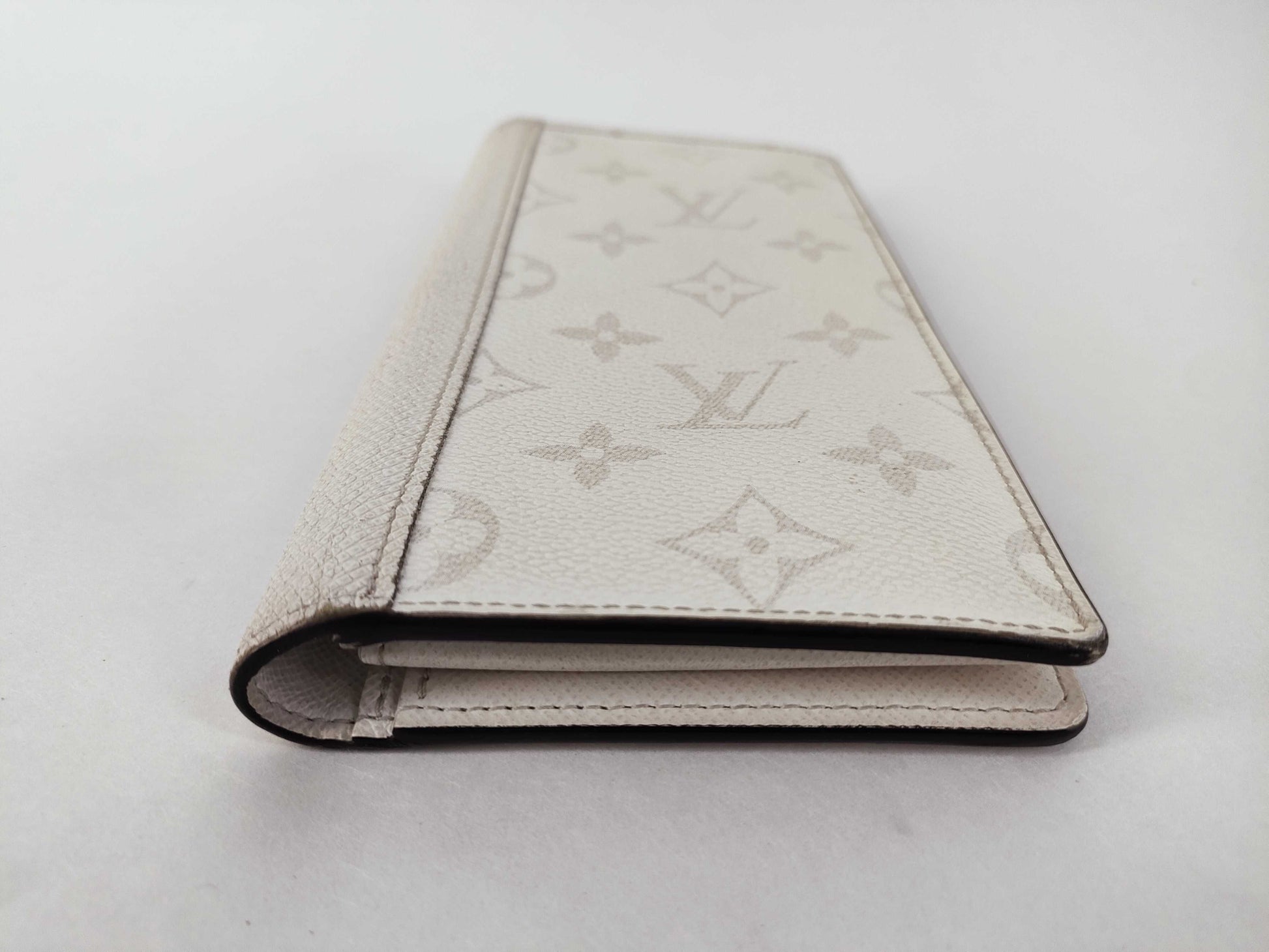 LOUIS VUITTON Taiga Vuitton Brazza Taigarama M30298 RFID Wallet