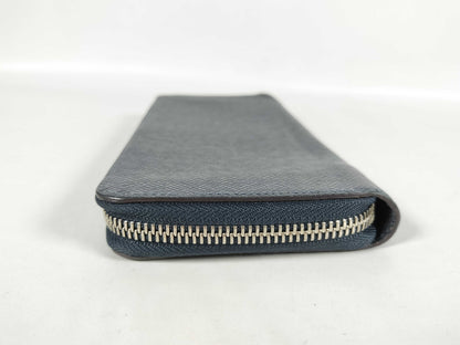 LOUIS VUITTON Taiga Vuitton Vertical Taiga M32837 RFID Wallet