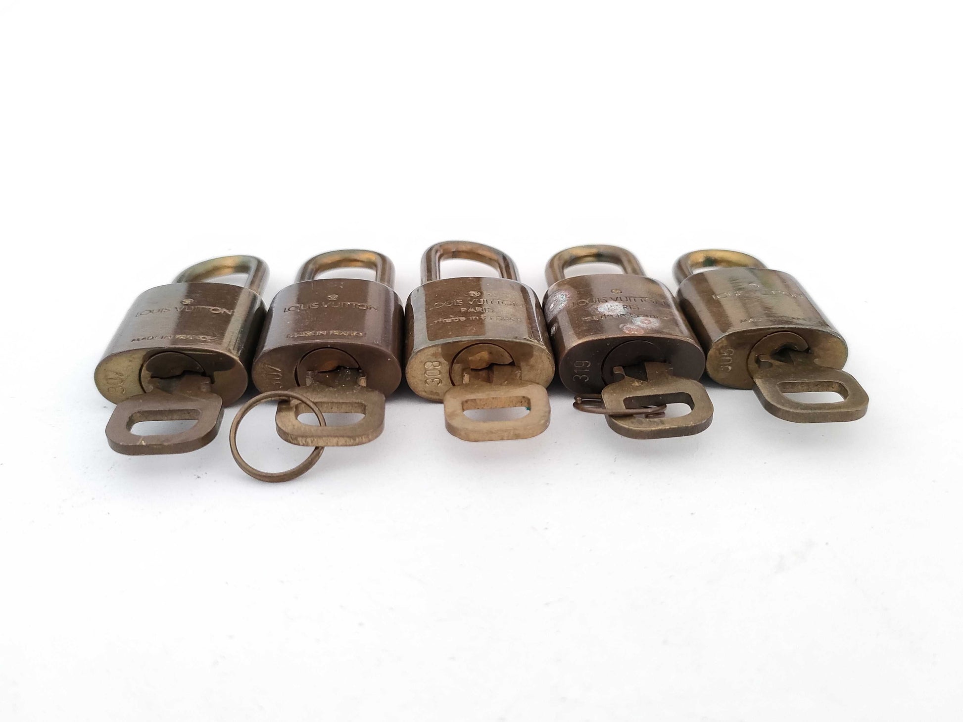 LOUIS VUITTON LOUIS VUITTON padlock 10 pieces Other accessories