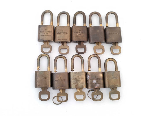 LOUIS VUITTON LOUIS VUITTON padlock 10 pieces Other accessories
