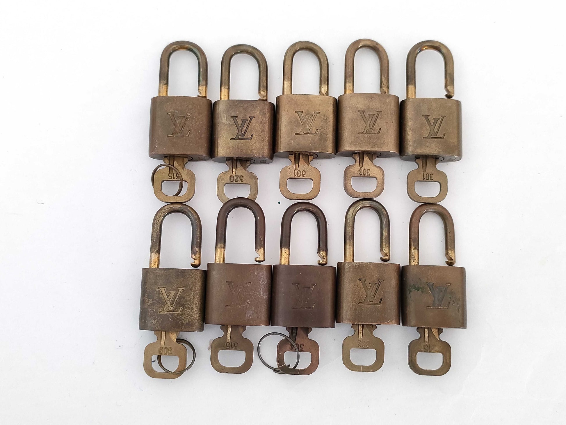 LOUIS VUITTON LOUIS VUITTON padlock 10 pieces Other accessories