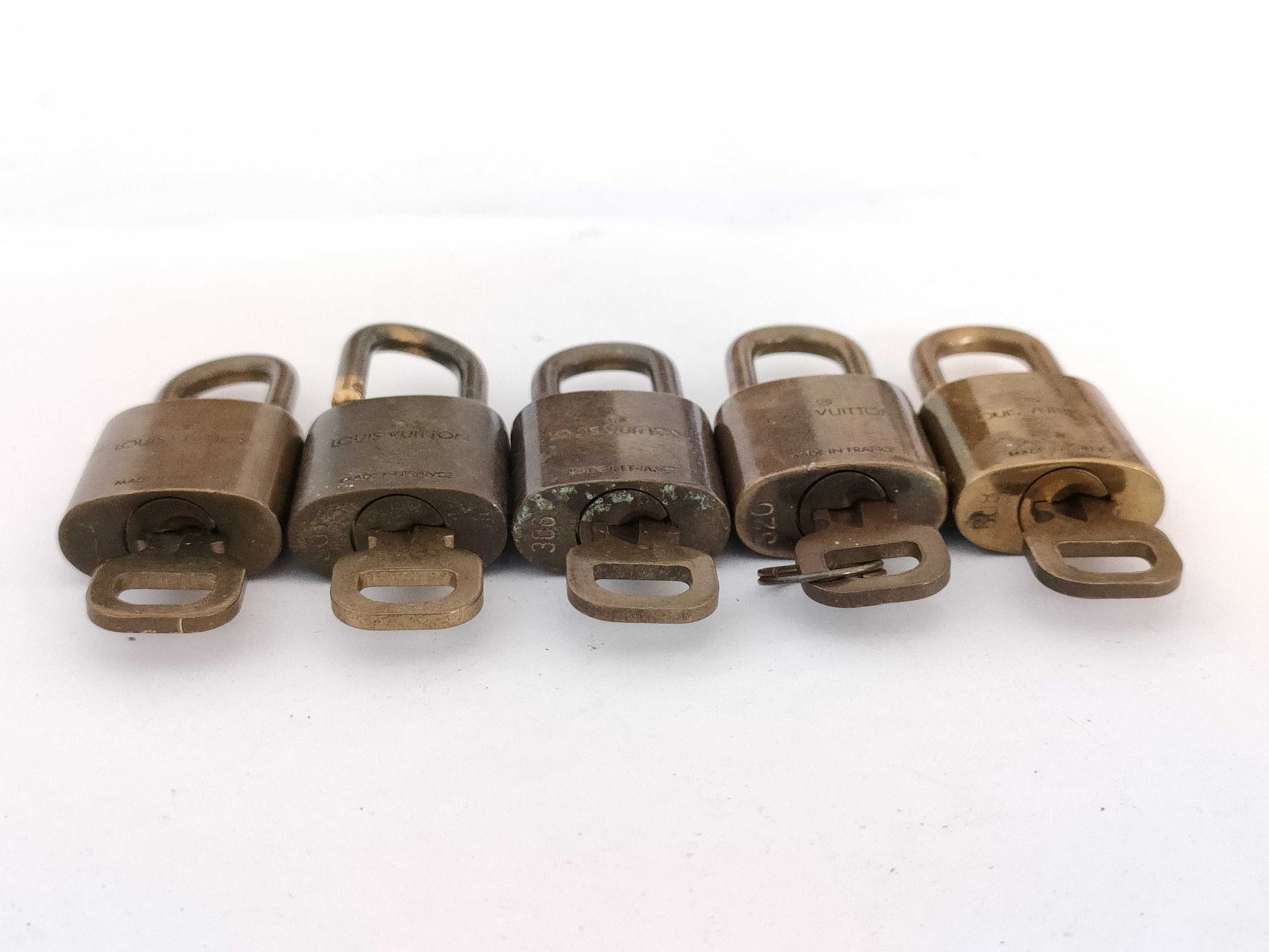 LOUIS VUITTON LOUIS VUITTON padlock 10 pieces Other accessories