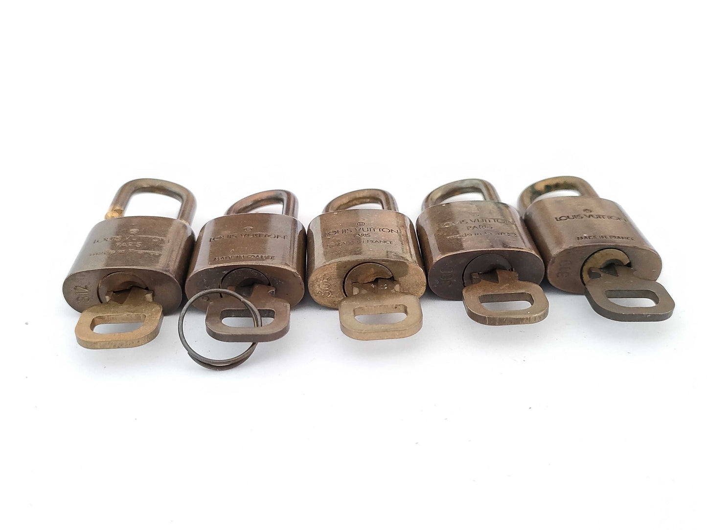 LOUIS VUITTON LOUIS VUITTON padlock 10 pieces Other accessories