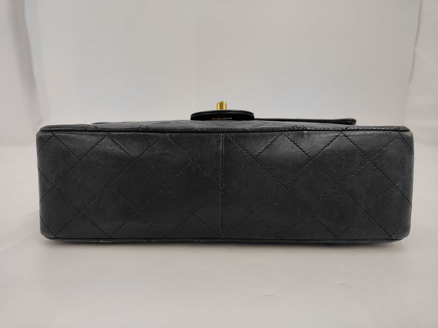 CHANEL Matlasse Lambskin Chain Shoulder 25 Navy Shoulder Bag