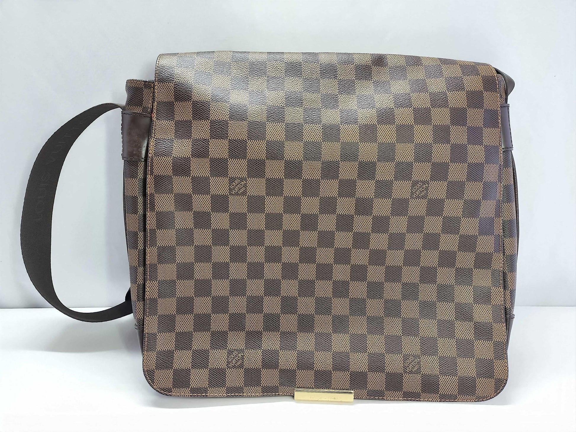 LOUIS VUITTON Damier LV Bastille Damier Shoulder Bag