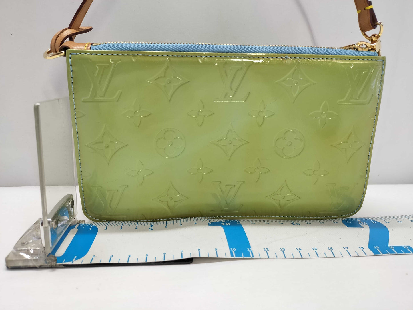 LOUIS VUITTON Verni Monogram Verni Lexington Handbag Pouch