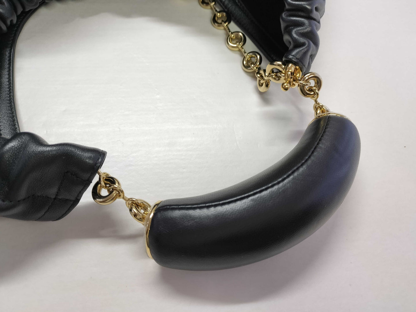 LOEWE LOEWE Squeeze Bag Medium Shoulder Bag A914Q37X01 Black Melona Palam 262402 Shoulder Bag