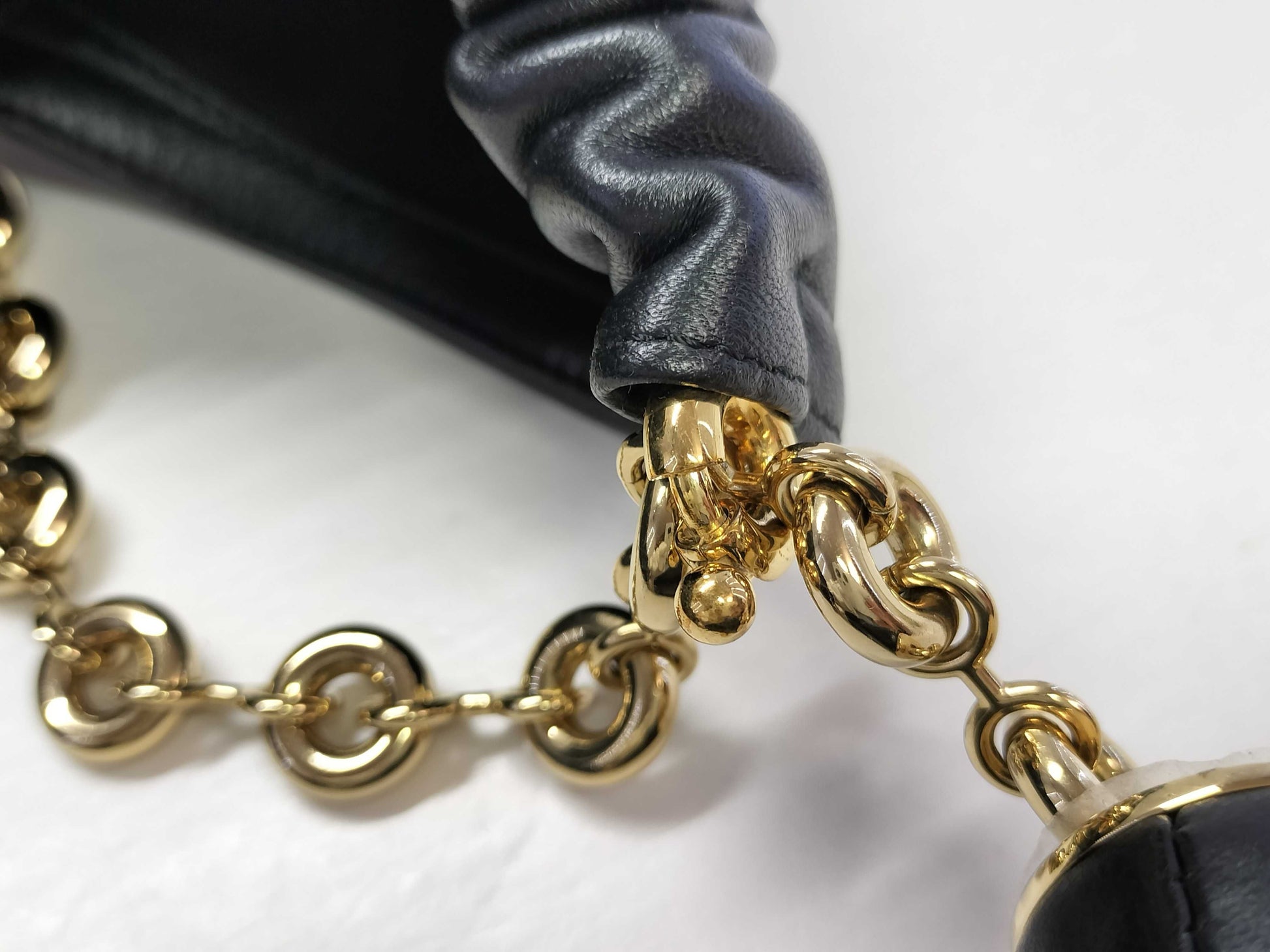 LOEWE LOEWE Squeeze Bag Medium Shoulder Bag A914Q37X01 Black Melona Palam 262402 Shoulder Bag