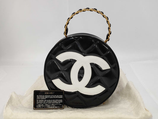 CHANEL CHANEL Matlasse Handbag Black x White Enamel Chain Handle/Gold Fittings 3rd Series Handbag