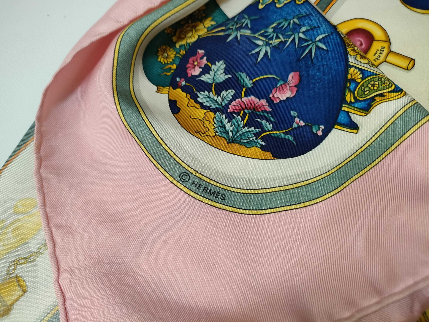 HERMES Carre Hermes Carre 90 Silk Scarf Pink Scarf